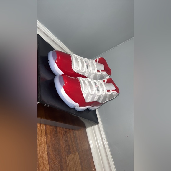 2022 Air Jordan 11 Retro "Cherry" - Picture 3 of 7